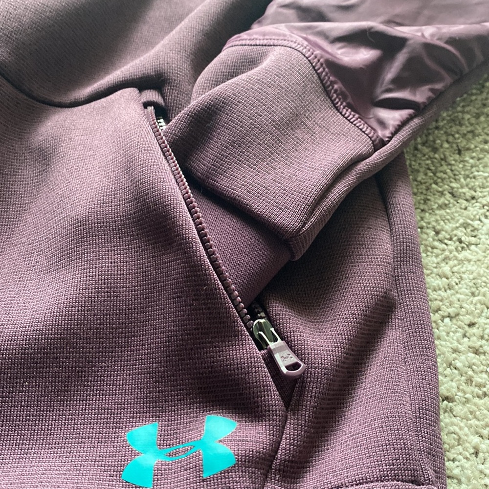 Under Armour boys Swacket size L